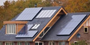 panel solarny na dachu
